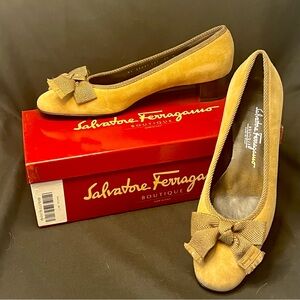 Salvatore Ferragamo Tan Suede Dresda Pumps with Bow NWT